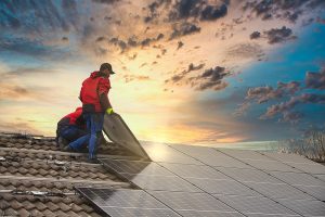 Lire la suite à propos de l’article Entreprises et professionnels de la toiture en rénovation énergétique